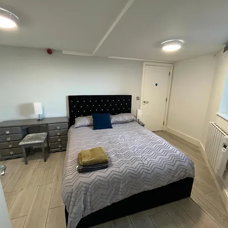 Daire The Captains Wheel And Anchor *